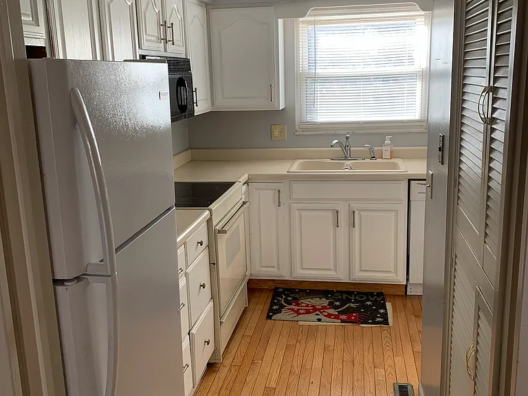 4886 Dierker Rd — Photo 4