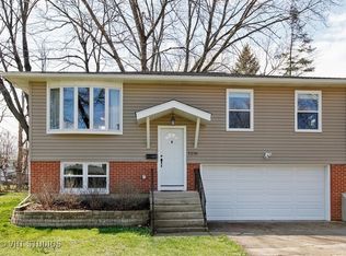7270 Rosewood St, Hanover Park, IL 60133