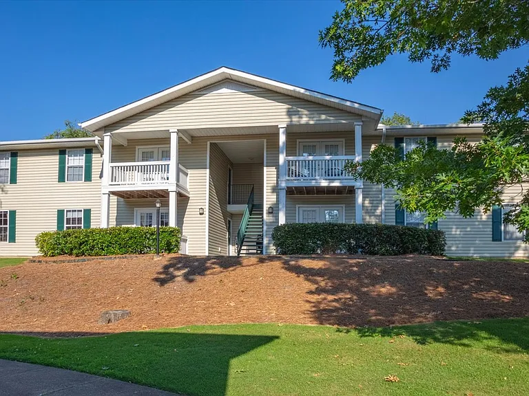 Briarwood Apartments — Photo 14