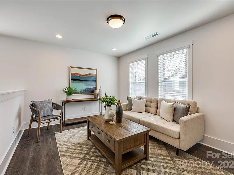 1241 Eastway Dr — Photo 18