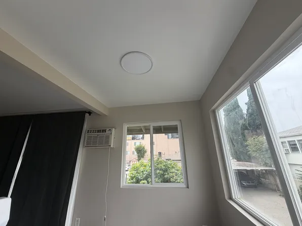 11021 Hesby St #8, North Hollywood, CA 91601