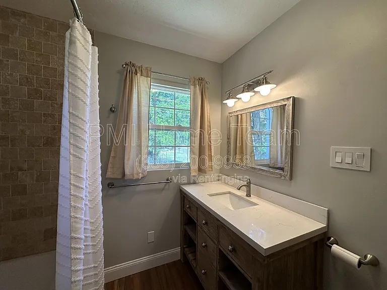33 E Sylvia Dr — Photo 8