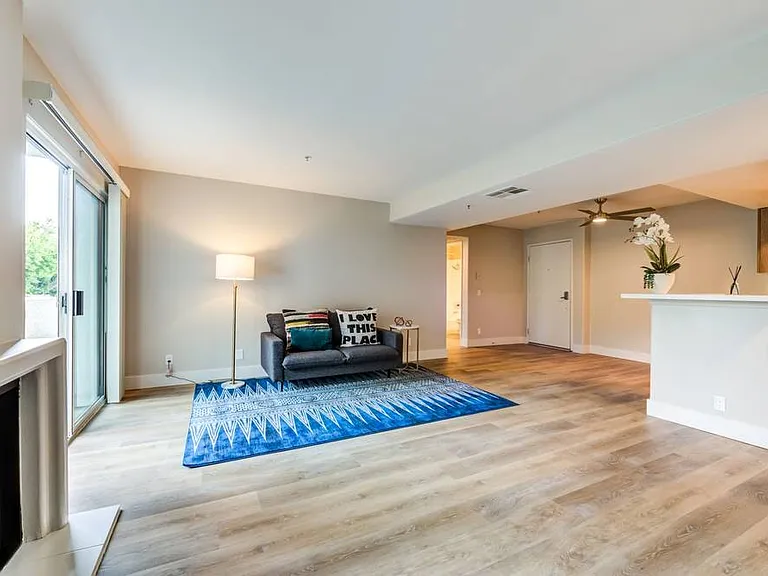 4417 Hazeltine Ave #102 — Photo 4