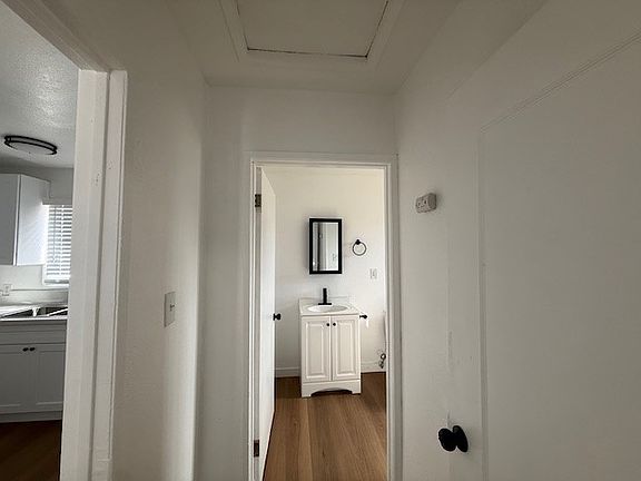 3rd image of 1946 1/2 E 112th St
