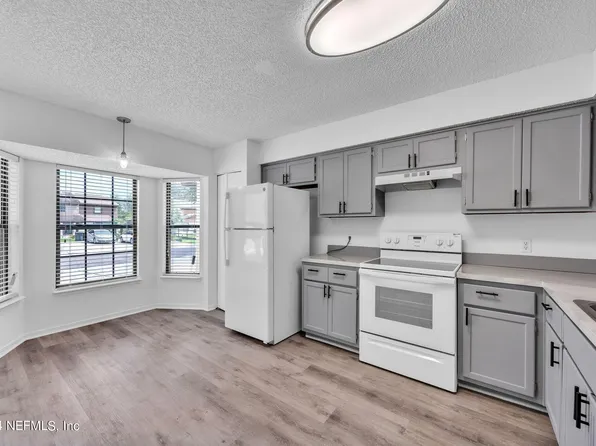 4302 W MELISSA Court, Jacksonville, FL 32210