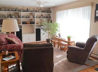 1226 Oakhurst Dr, Slatington, PA 18080