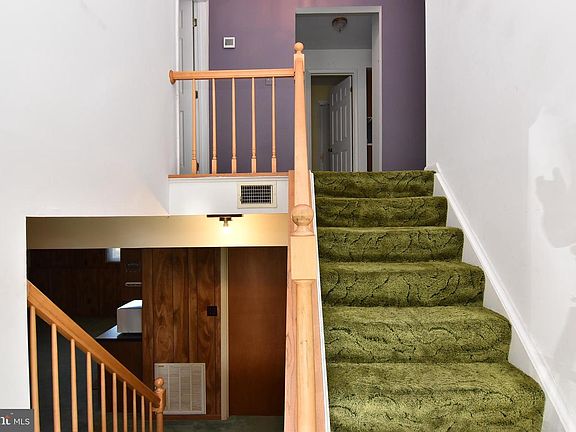 3rd image of 18201 Hickory Ln