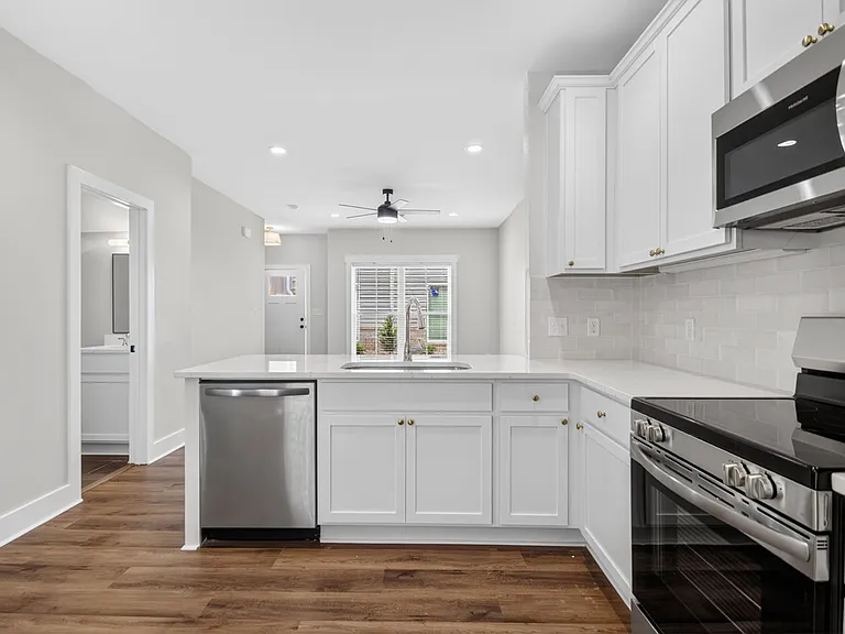 1207 W 7th St #B — Photo 8