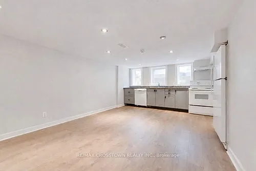 120 Dundonald St #BASEMENT Photo 1