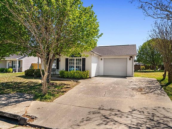 3rd image of 1494 Heather Way