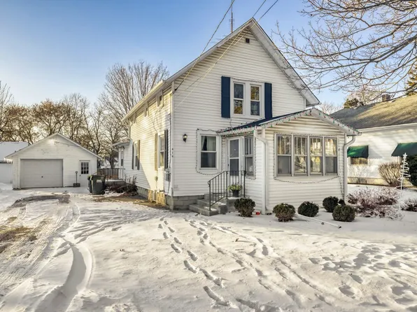 414 S State St, Hampshire, IL 60140