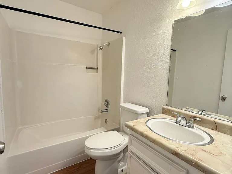 3328 N Marks Ave — Photo 9