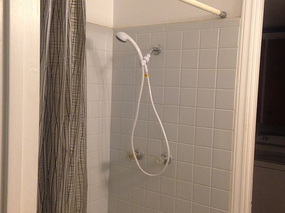 3rd image of 818 Cambridge Cir