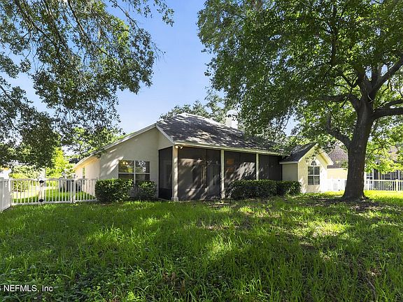 3rd image of 105 CALLEY Court
