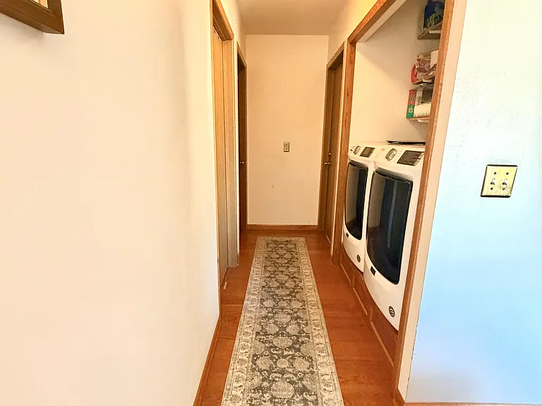 1108 Schoenhaar Dr #1 — Photo 9