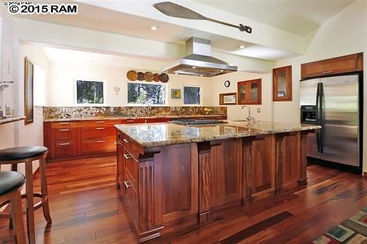 MAIN HOUSE KITCHEN PIC #2