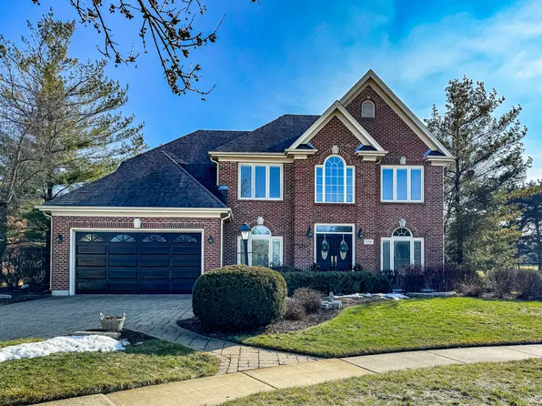 576 Partridge Dr, West Chicago, IL 60185