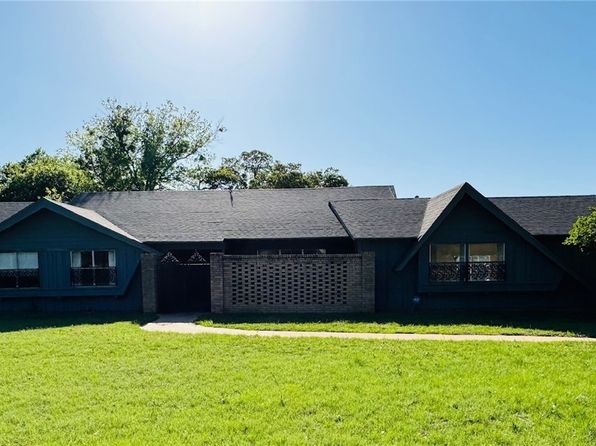 703 N Lovers Ln, Gatesville, TX 76528