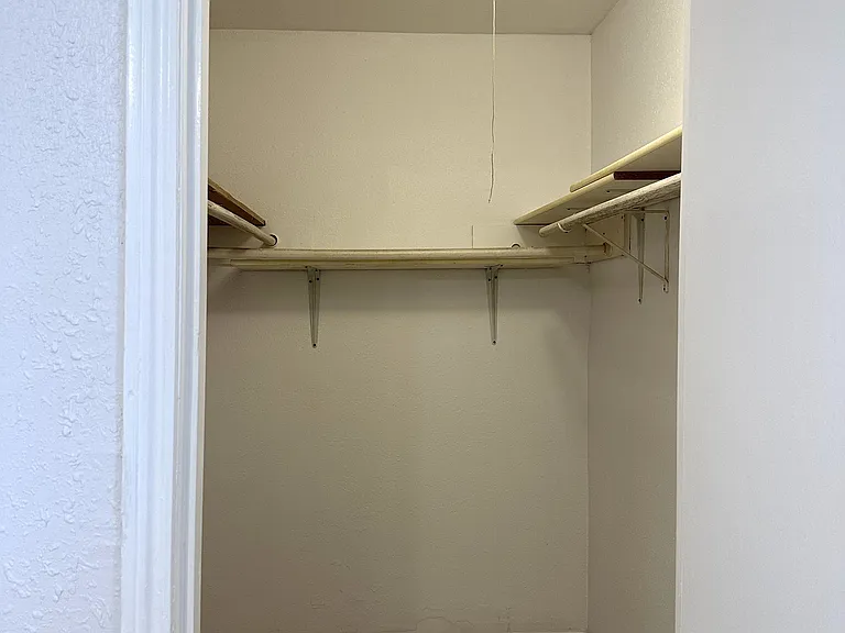 1221 Welch St #1 — Photo 9