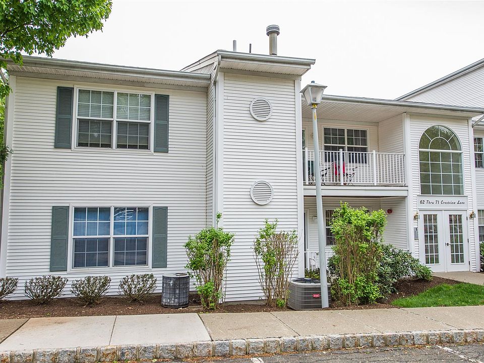 Wonderful 2-Bedroom & 2-Baths unit at Seasons Glen