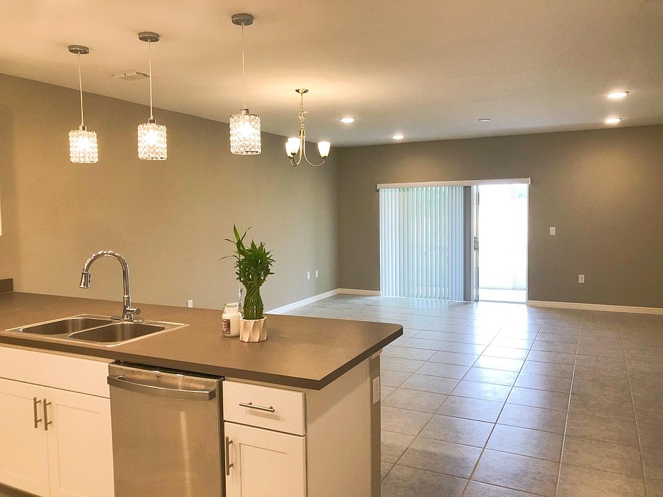 Open kitchen overlook family room.