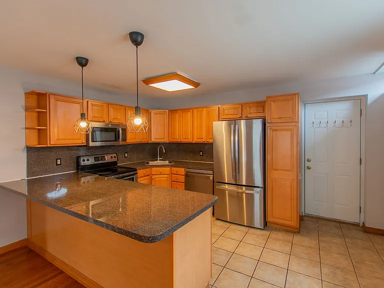 152 Tree St — Photo 5
