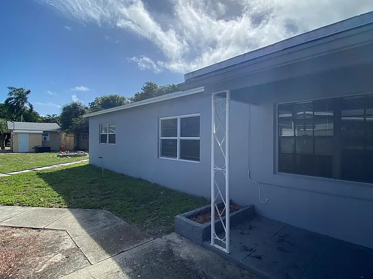 3716 Henry Ave — Photo 1