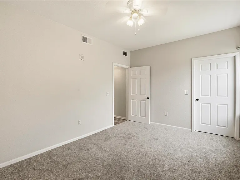 2801 Chancellorsville Dr #718 — Photo 34