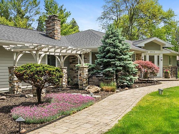 5th image of 4954 Thornhill Ln