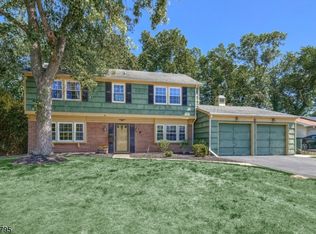 9 Abbott Rd, Somerset, NJ 08873