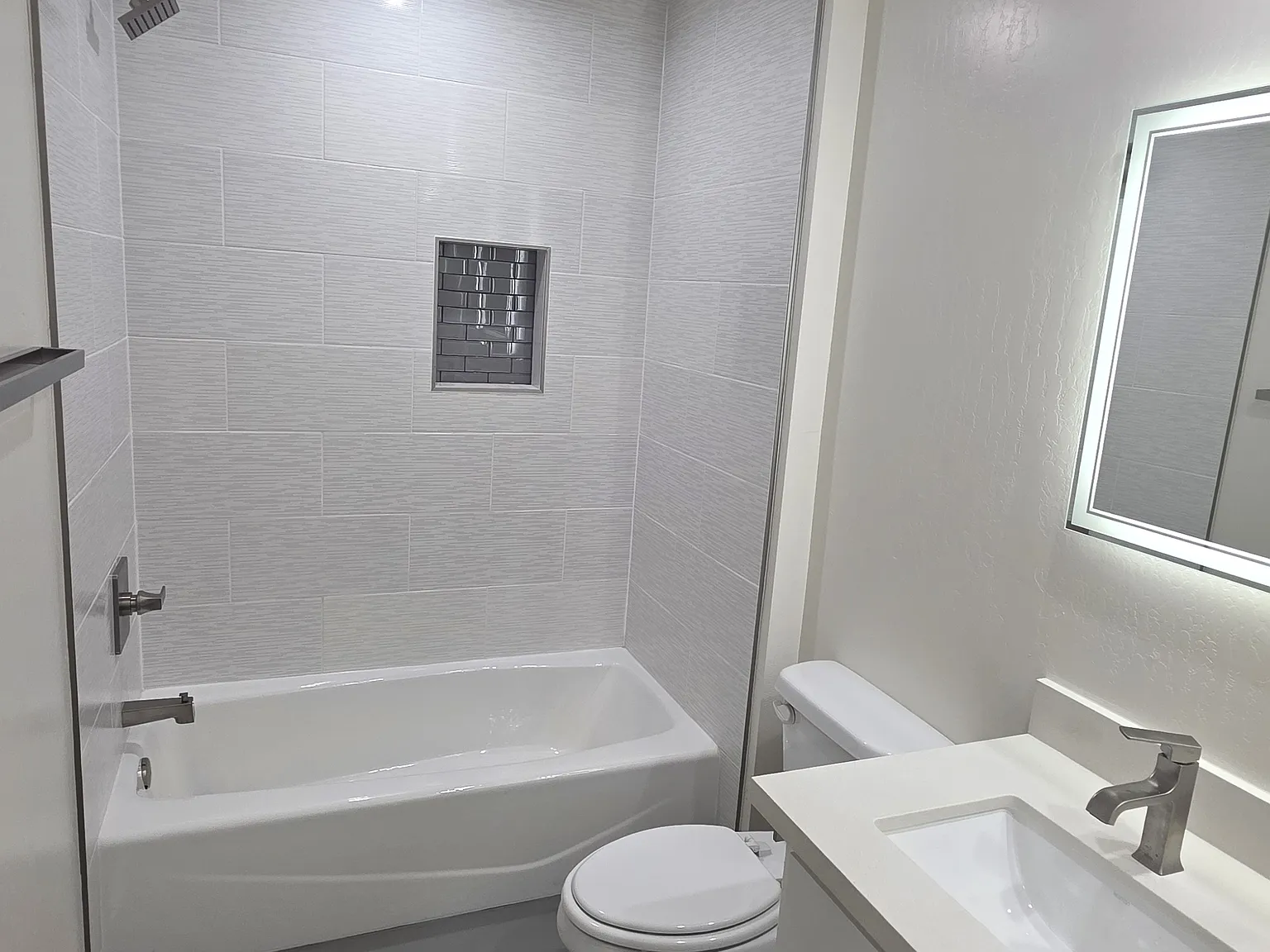 2 bed, 800 sqft, $1,595 — Photo 4