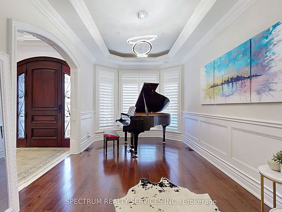 3rd image of 223 Lennox Ave