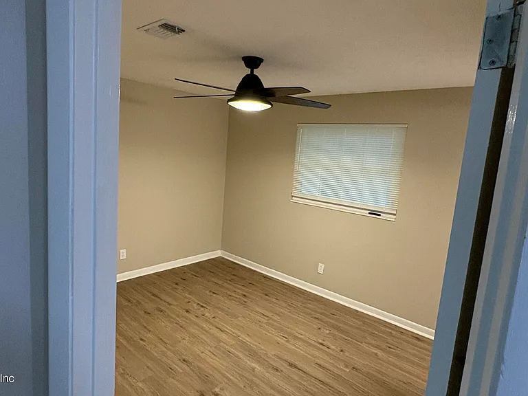 8036 Delaroche Dr — Photo 20