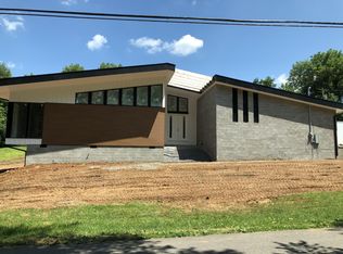 901 Oak St, Nashville, TN 37216