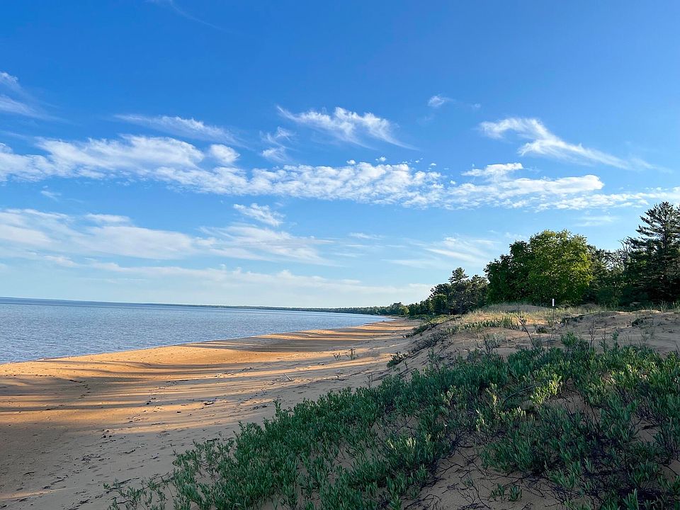 15 Lake Side Row, Paradise, MI 49768 | MLS #23-510 | Zillow