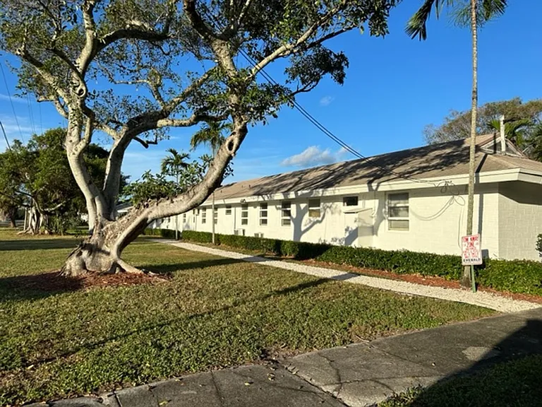 $995 Sec Dep Special With In Unit Laundry In Select Units In East Boca — Photo 21