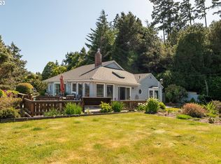 1876 Maple St, North Bend, OR 97459