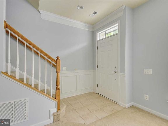 2nd image of 9490 Canonbury Sq
