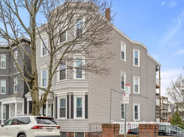 617 E 8th St, South Boston, MA 02127