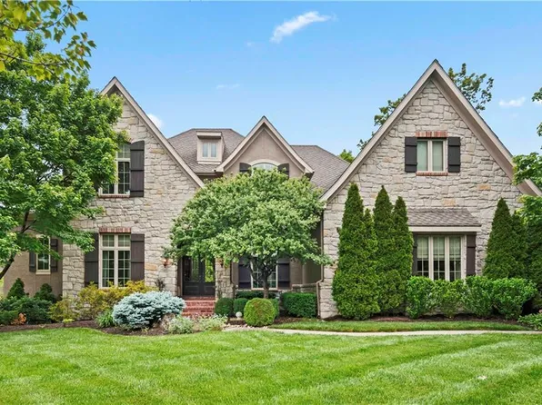 9702 W 144th Ter, Overland Park, KS 66221