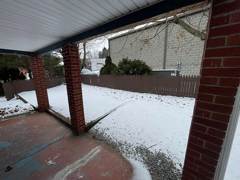 126 Railroad St #128 — Photo 5