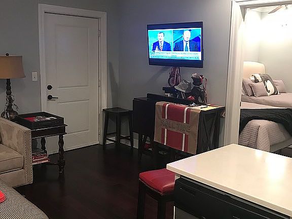 3rd image of 1426 Paul W Bryant Dr APT 6
