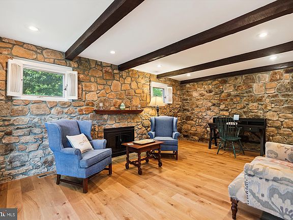 3rd image of 311 Wrens Way