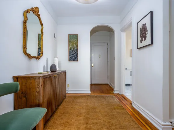 60 W Broad Street #6A, Mount Vernon, NY 10552
