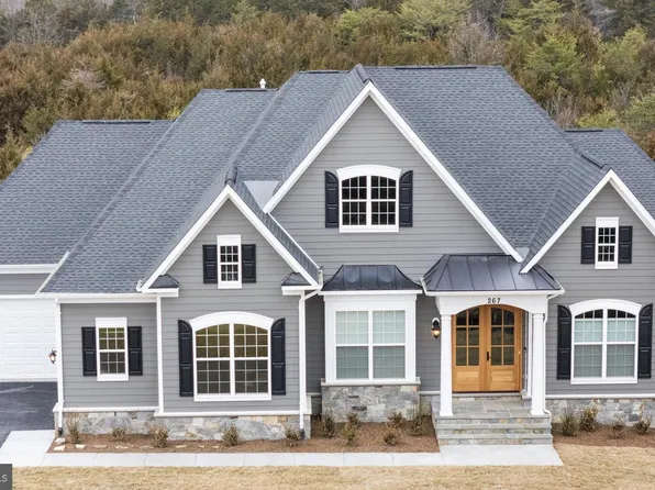 Tumble Leaf Ln, Winchester, VA 22602