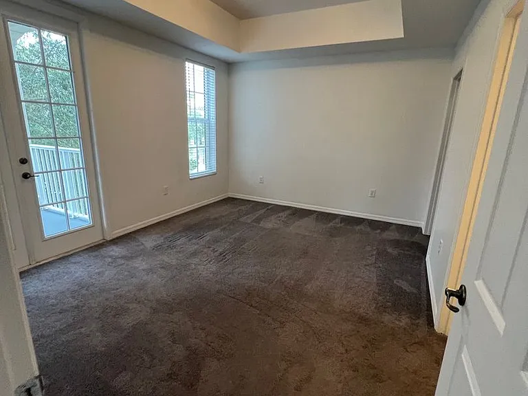 940 Spring Park St #12 — Photo 17
