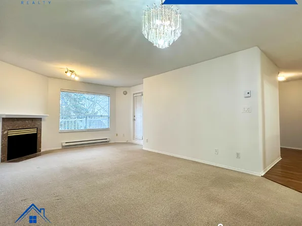 9942 151st St #204, Surrey, BC V3R 0V4