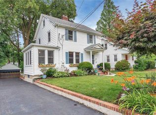 17 Grandview St, Huntington, NY 11743