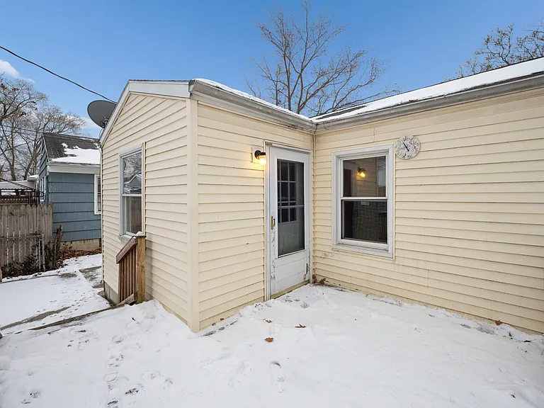 4438 Packard Rd — Photo 41