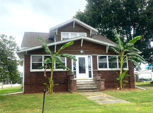 214 N Walnut St, Assumption, IL 62510